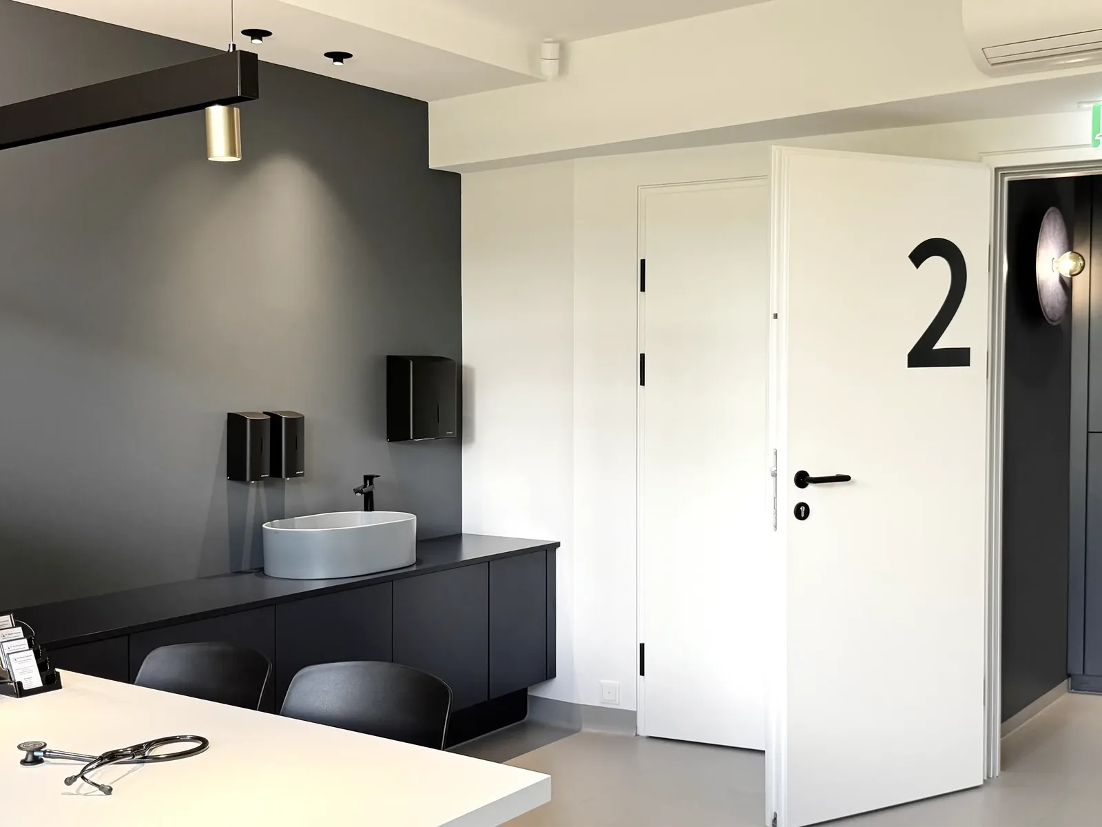 pulmonology clinic, medical practice project in 1140 Vienna — photo 5 of 10